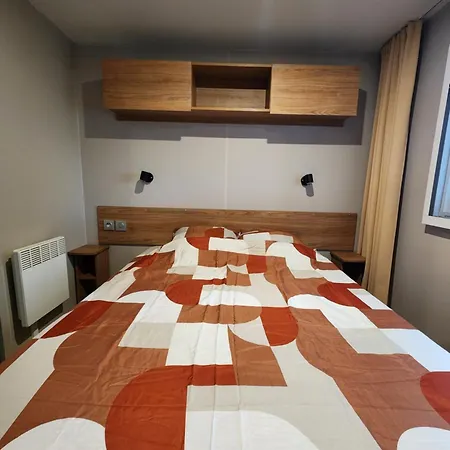 Sejour Au Bois Dormant 88 ホリデーパーク