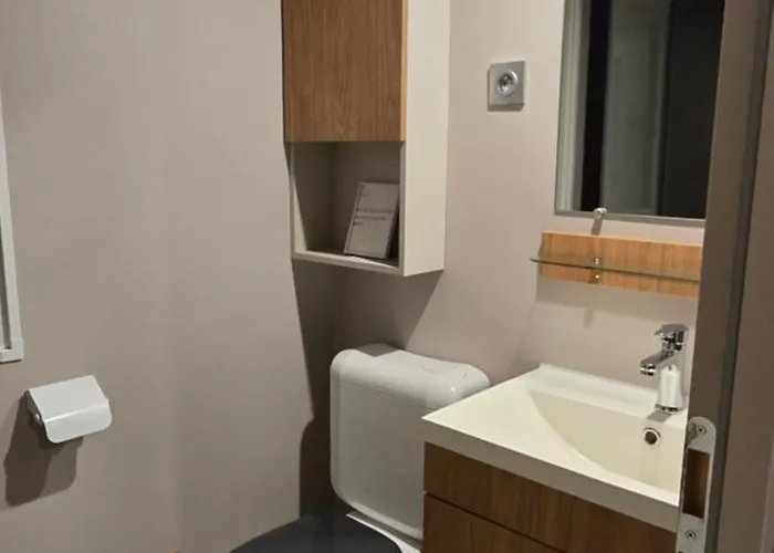 Sejour Au Bois Dormant 88 *