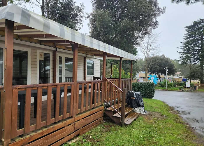 Sejour Au Bois Dormant 88 ホリデーパーク *