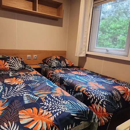 Sejour Au Bois Dormant 88 *