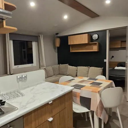 Sejour Au Bois Dormant 88 * سان جان دي مونت